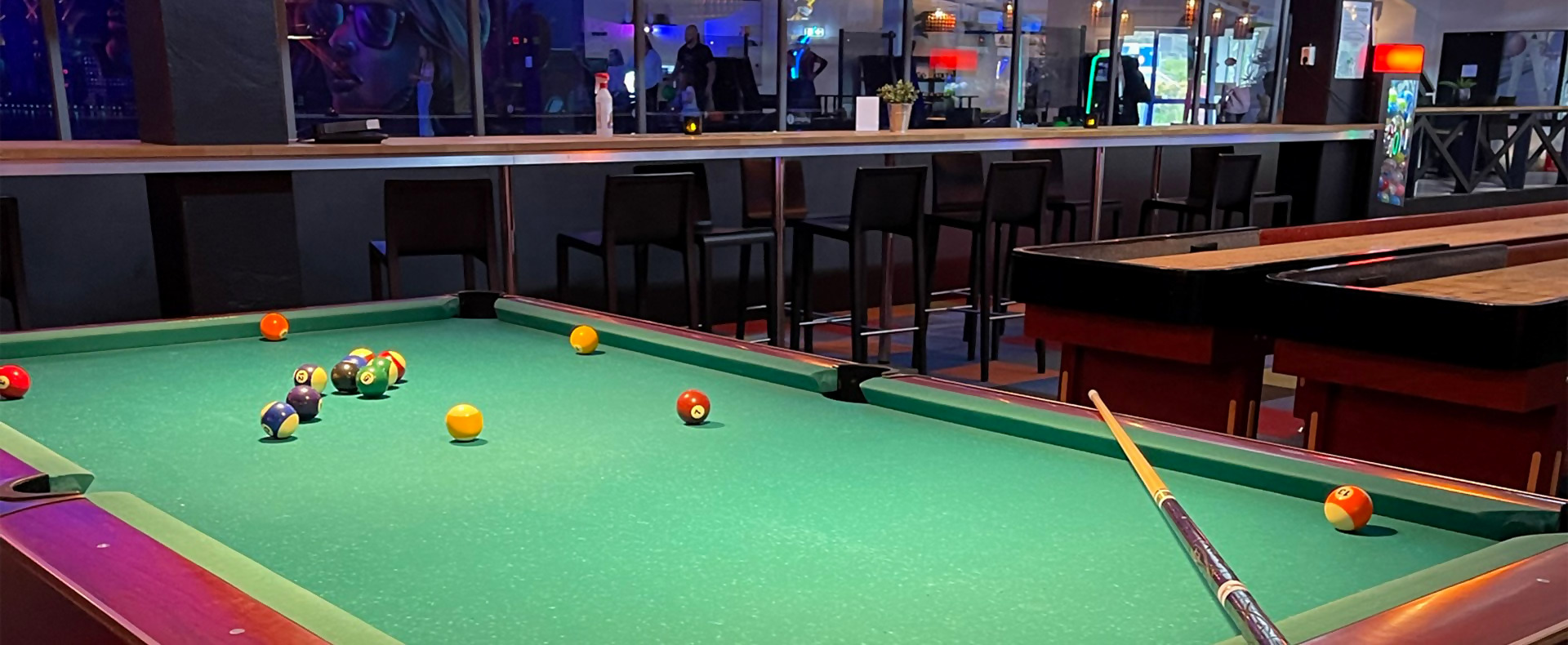 Biljardbordet hos Åsane Bowling — bardisken bak